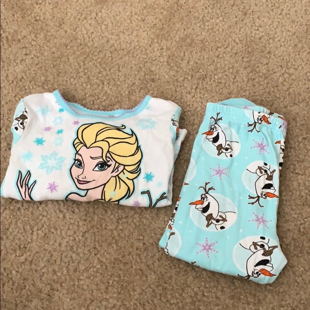 Queen Elsa pjs (4T) 💙